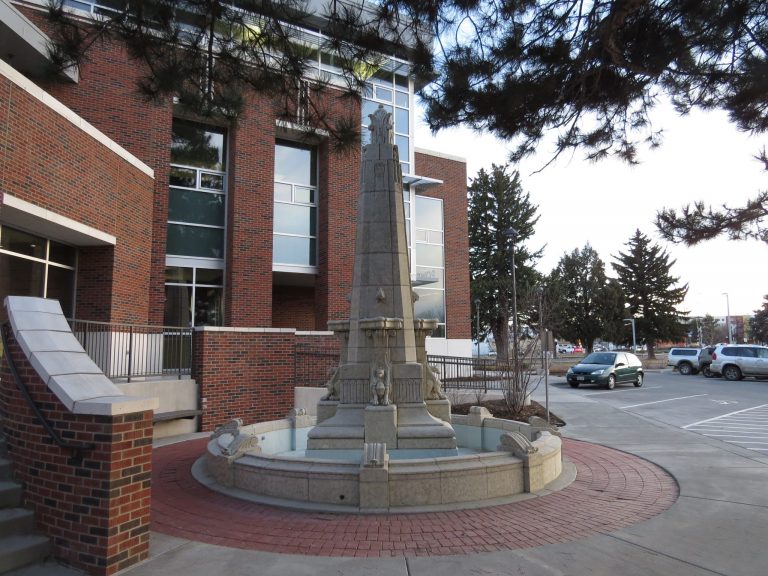 Art Deco Fountain in front of the Powerhouse