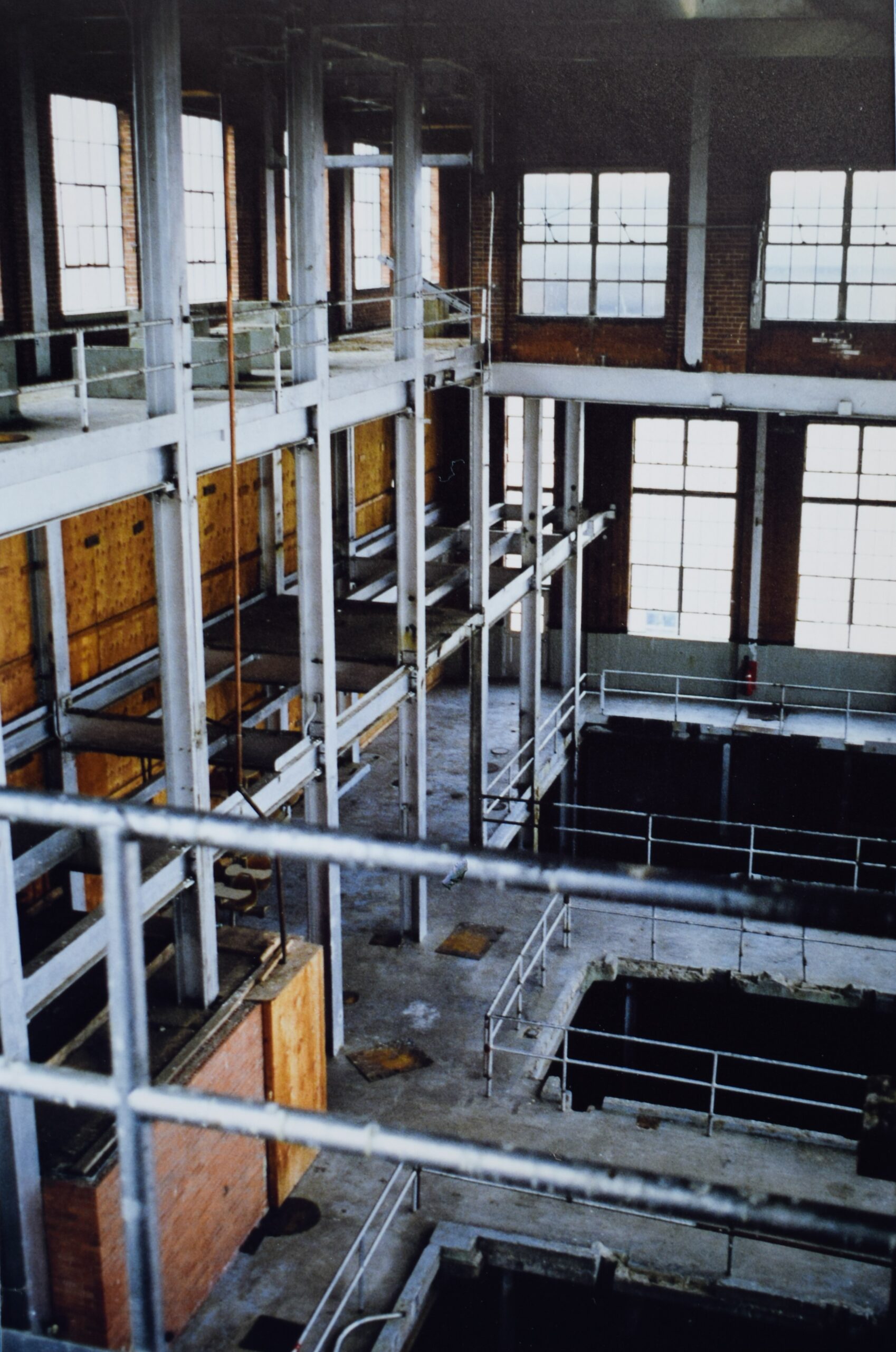 The inside of the decommissioned Powerplant, before it became the EECL.